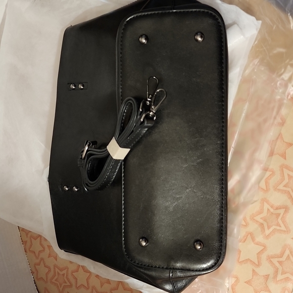 Women's Faux Leather Tote, NWT - Picture 4 of 6